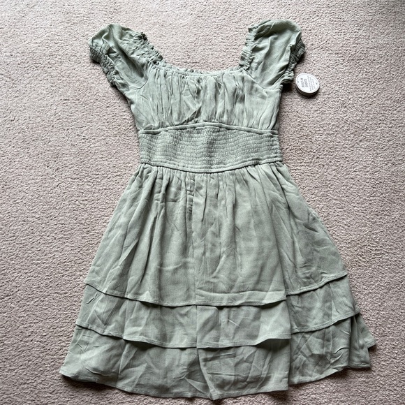 Hollister Saidie On Off Shoulder Tiered Sundress Dress Skort Sage Green Ruffle M - Picture 1 of 14